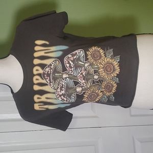 Obsessive love trippin shroom tee sz xs